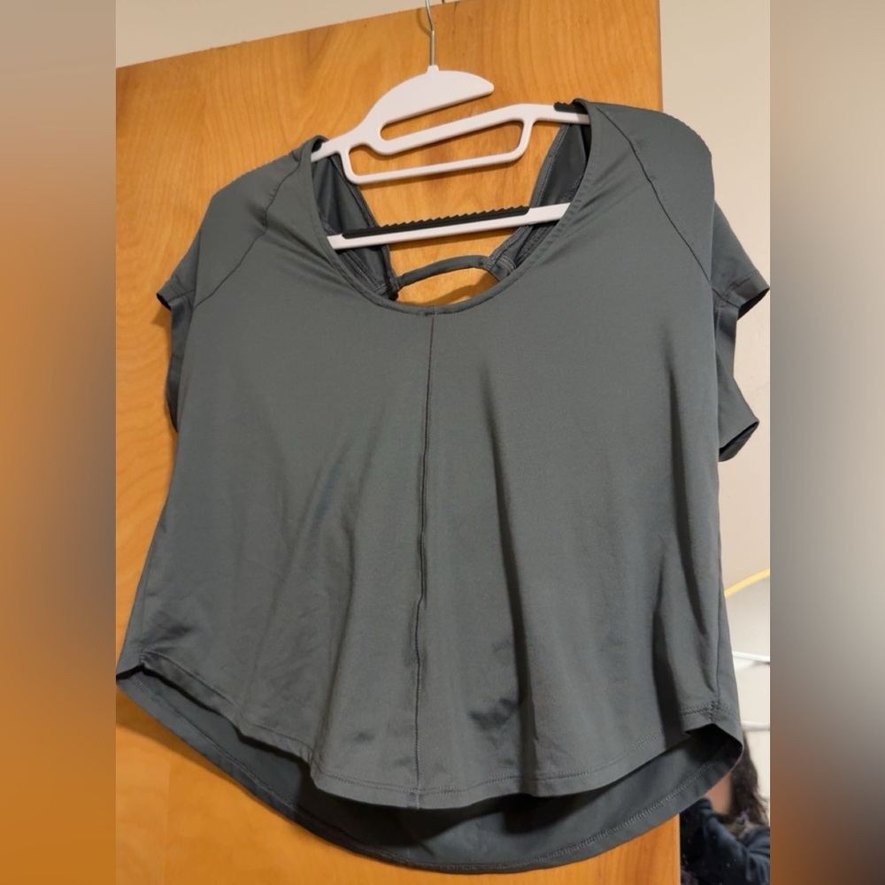 Under Armour Charcoal Short Sleeve Top